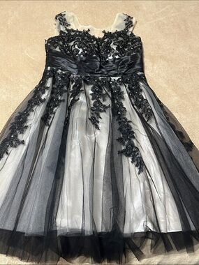 Women’s Grace Karin Black and Ivory Lace Appliqué Tulle Dress